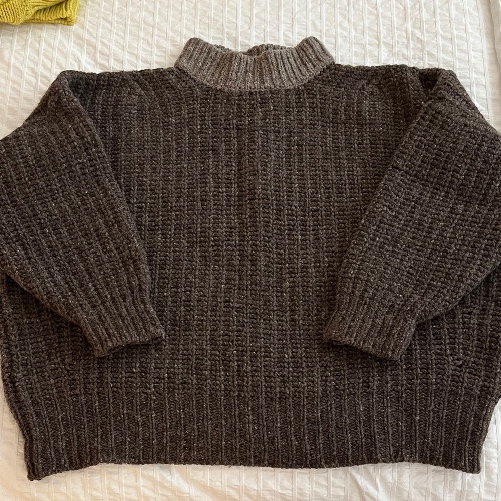 Babaa Jumper no 13 in Oak/Dark Mist Contrast Collar